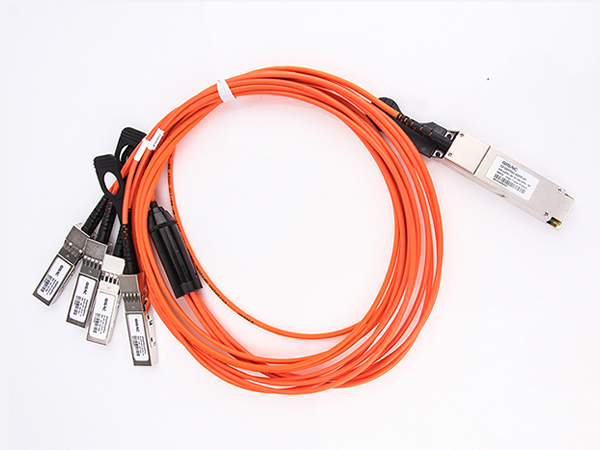 40G QSFP光模块+转4xSFP+高速电缆 40G QSFP光模块+转4xSFP+高速电缆